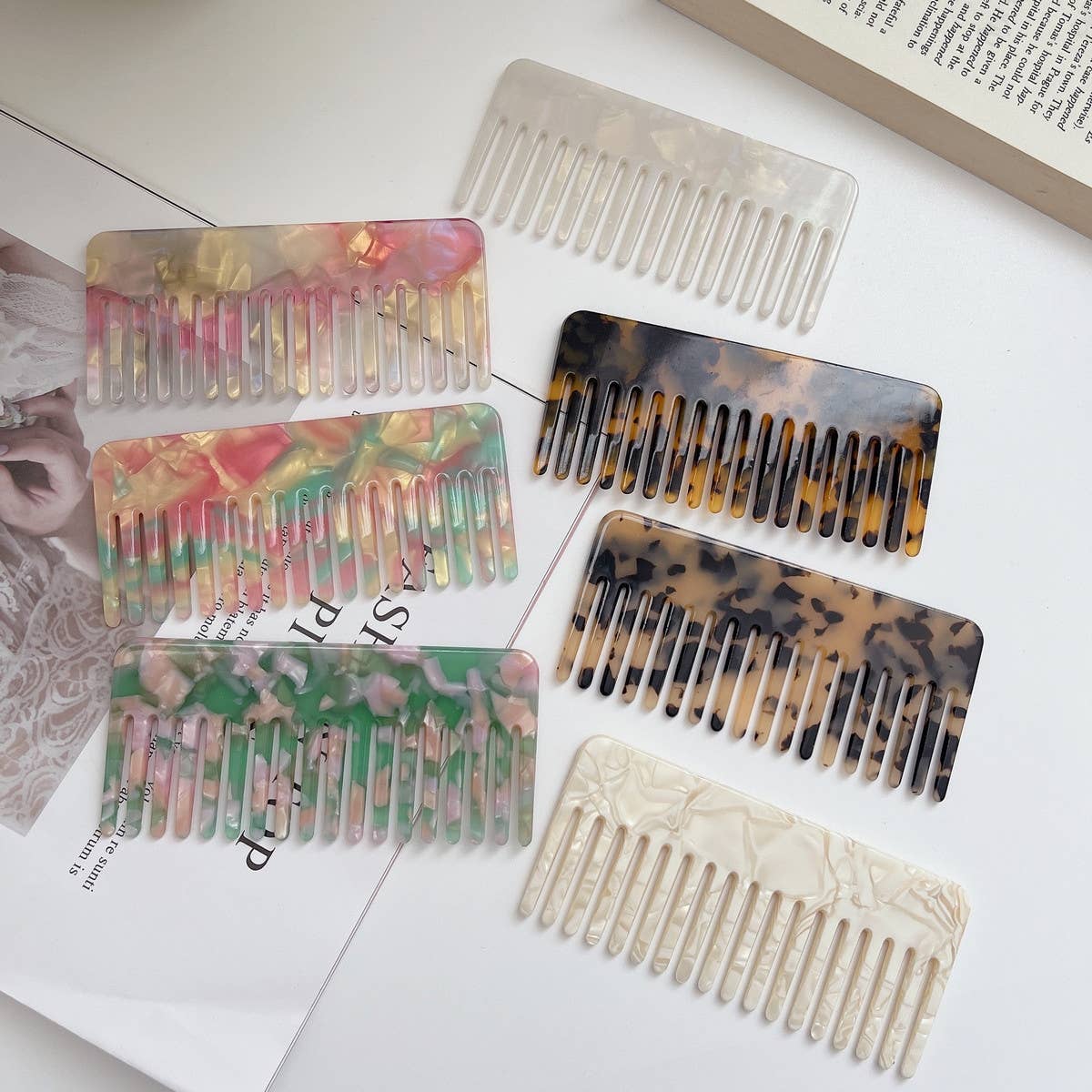 SIMPLE AND EXQUISITE PORTABLE COMB