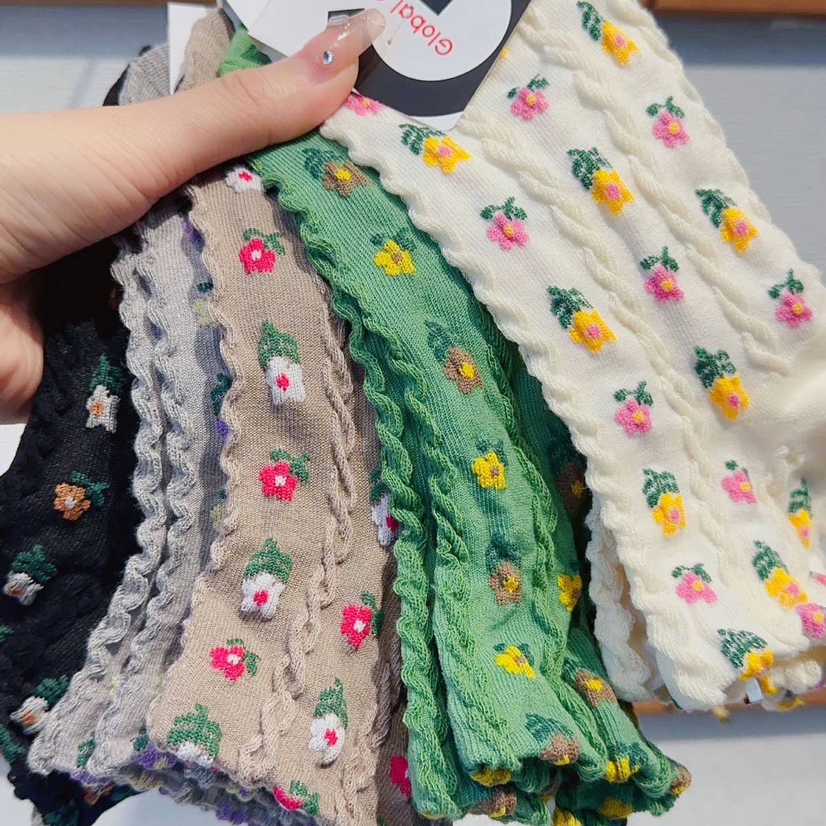 COMFORTABLE VERTICAL STRIPED COTTON SOCKS