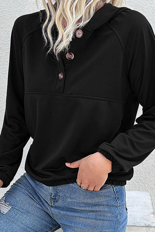 CWOHOL1009_LONG-SLEEVED HOODIE WITH BUTTON POCKETS