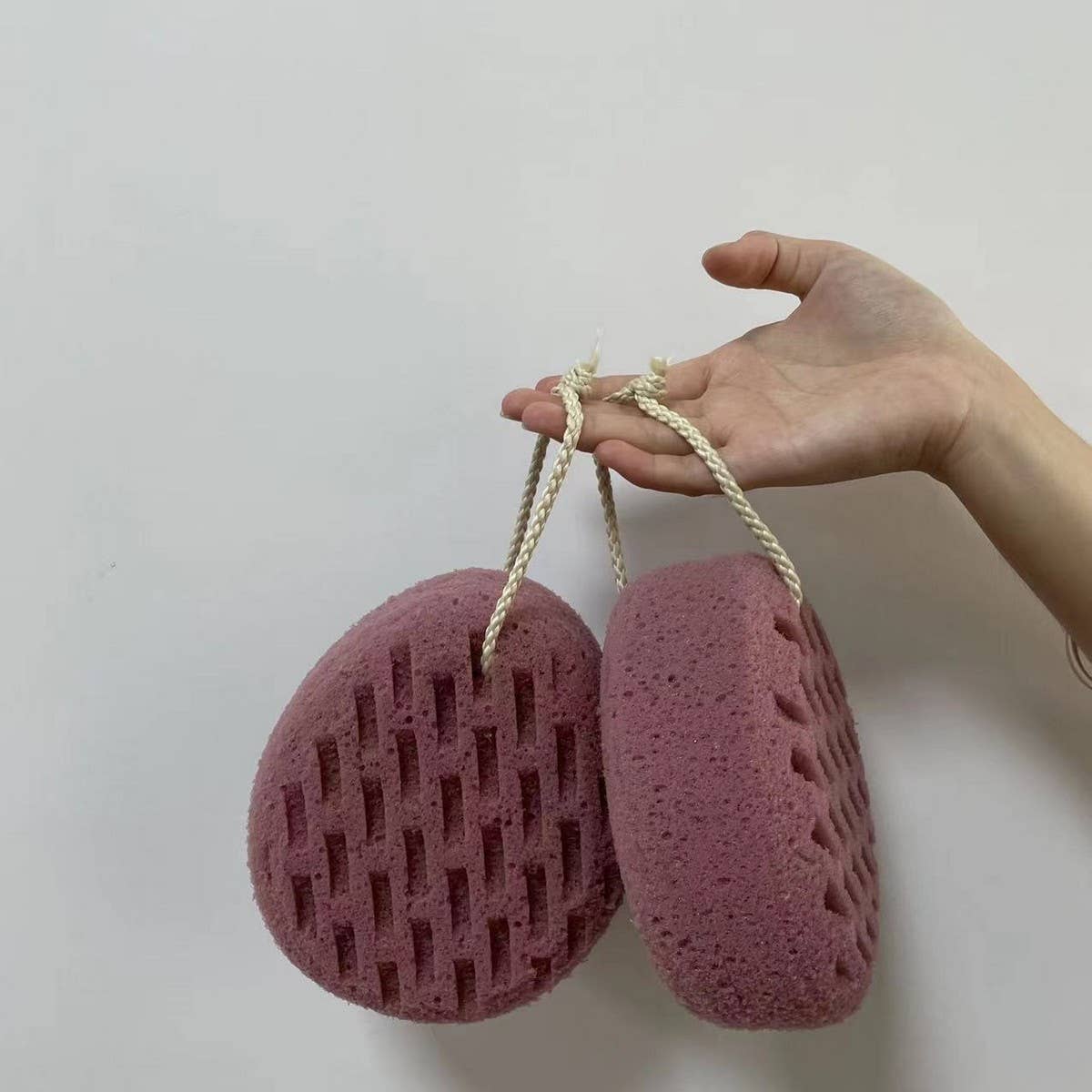 HONEYCOMB BATH FOAMING CLEANSING SPONGE