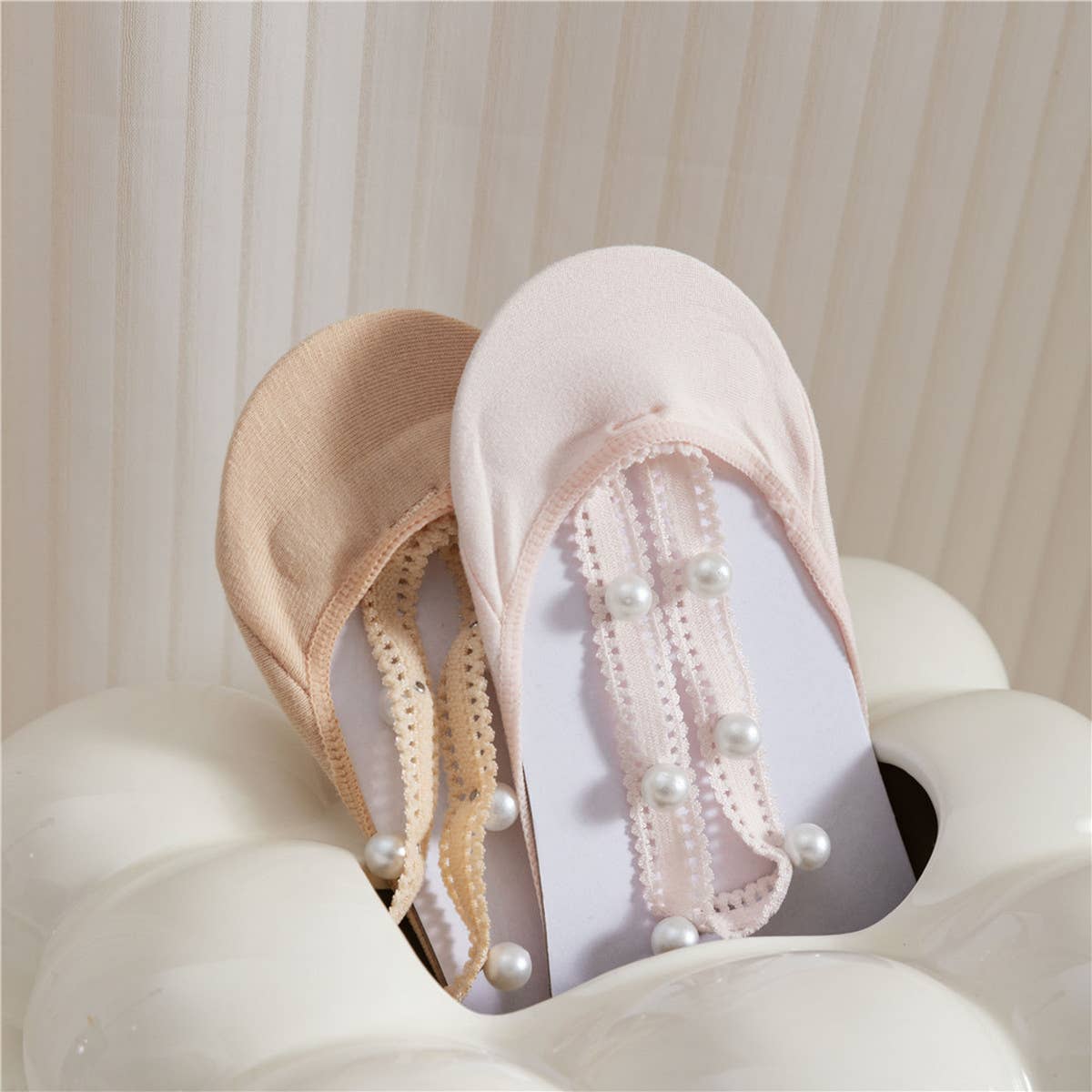 WOMEN PEARL LACE SOLID COLOR INVISIBLE SOCKS