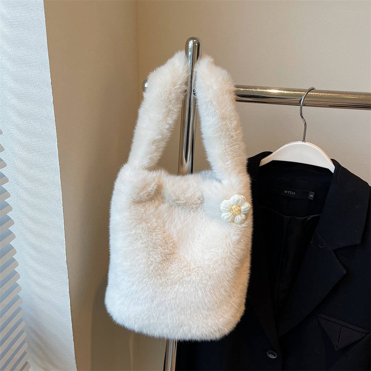 WINTER VERSATILE CASUAL SHOULDER PLUSH BAG_CWAB3947