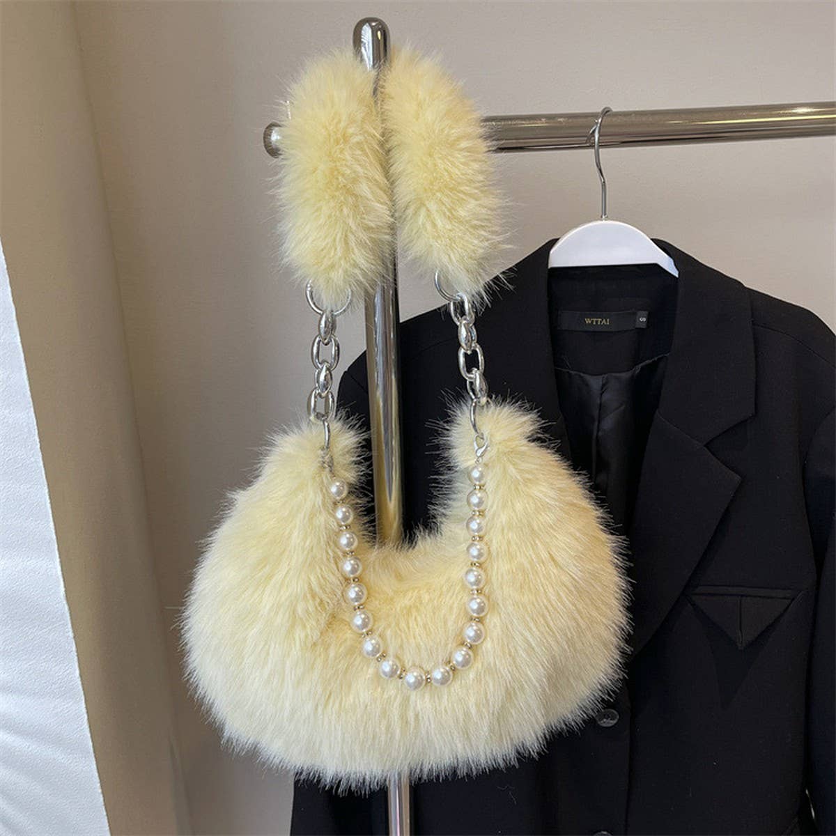 Fluffy Pearl Chain Handbag Women Shoulder Bag_CUAB00579