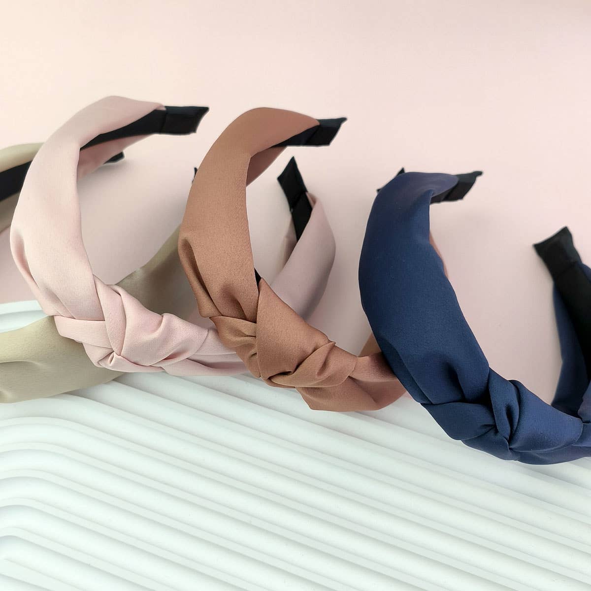 RETRO SATIN KNOTTED HEADBAND_CWAHA0833