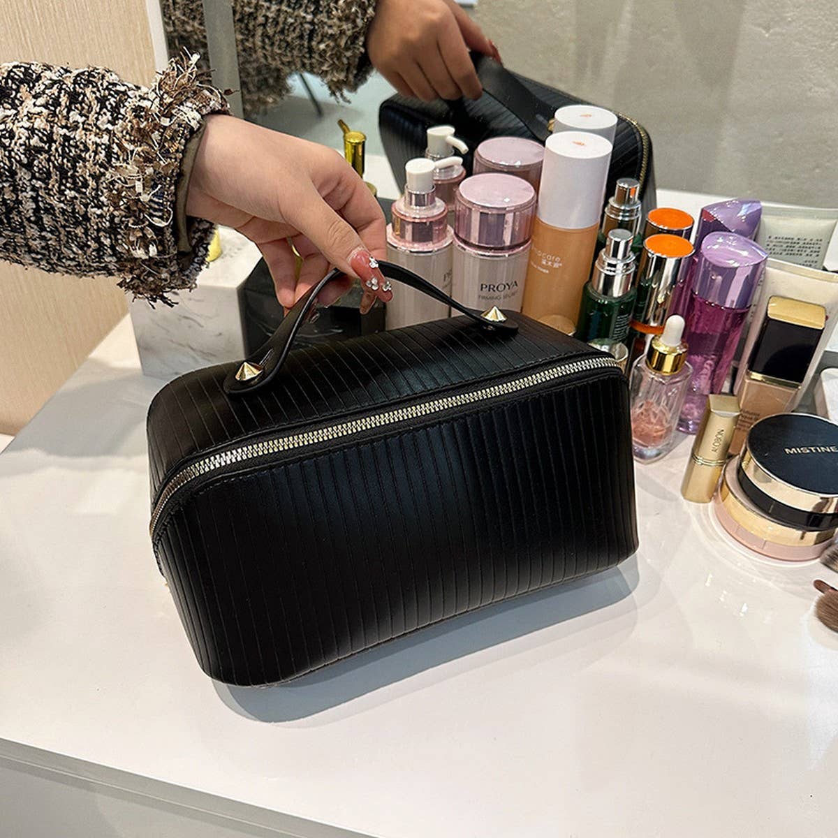 PORTABLE LARGE CAPACITY COMPARTMENT COSMETIC BAG_CWAB4428