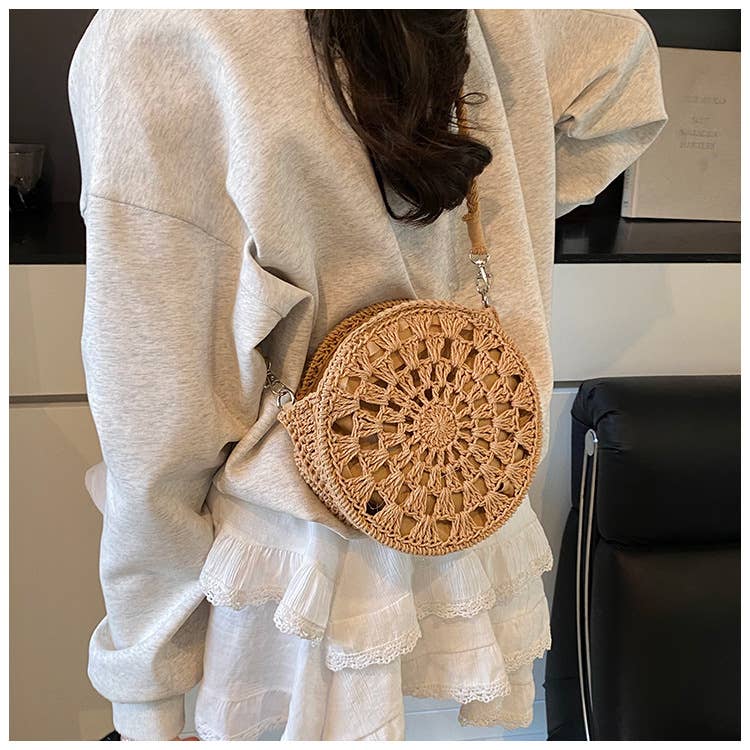 Fashionable hollowed-out woven crossbody bag