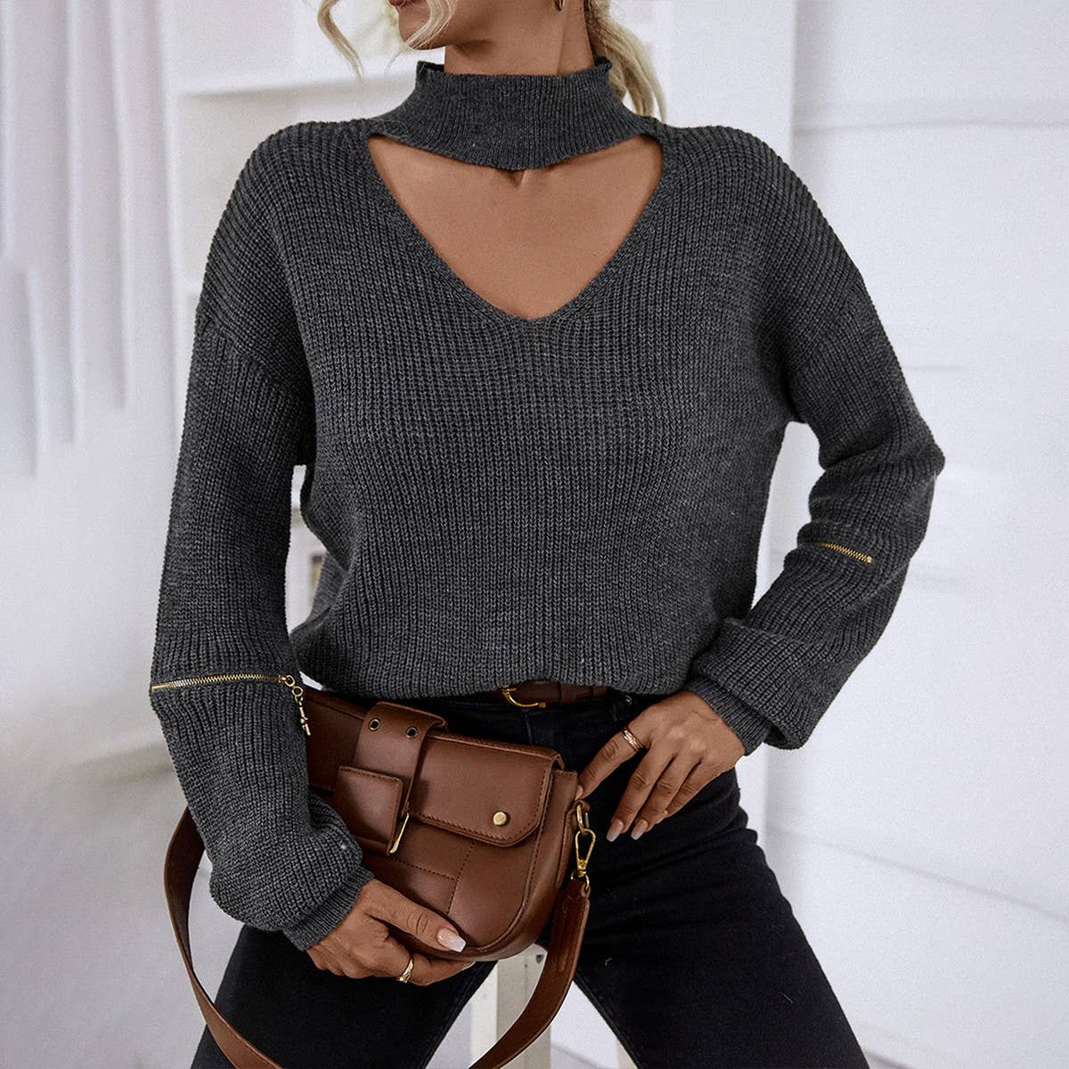 Turtleneck cutout long-sleeved zip-up sweater