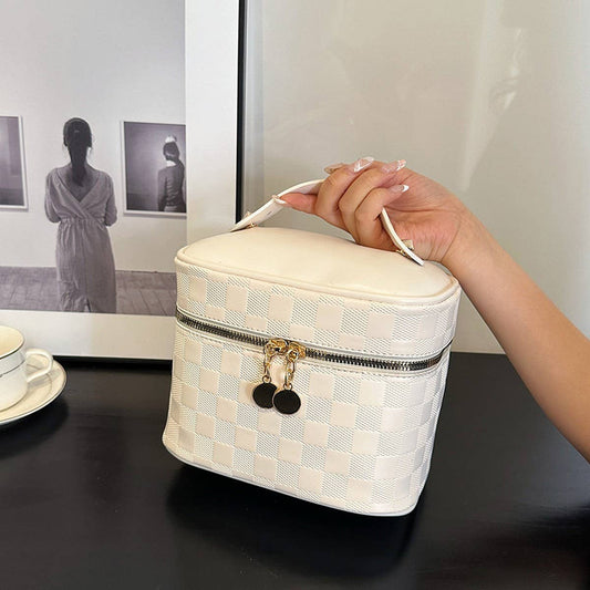 HIGH-VALUE FASHIONABLE PORTABLE COSMETIC BAG_CWAB4460