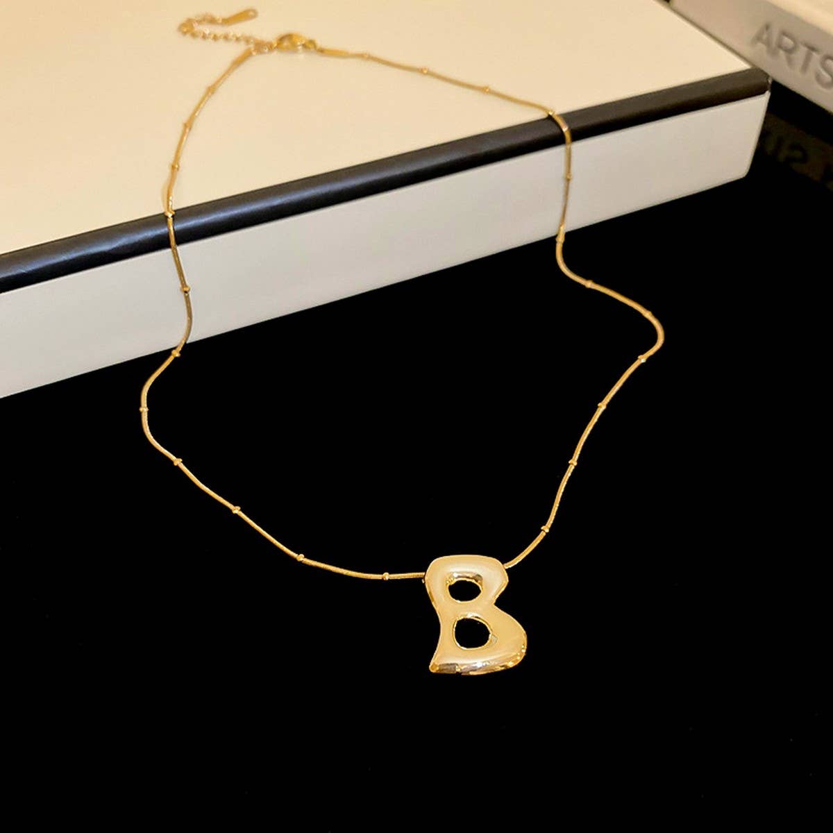 NEW LETTER PENDANT, NICHE TEMPERAMENT NECKLACE