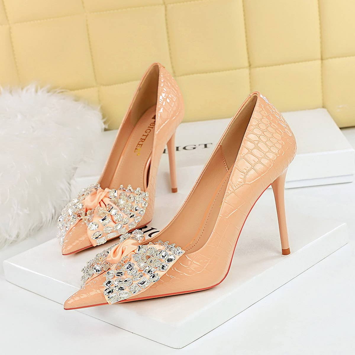 SHALLOW POINTED TOE RHINESTONE BOW HIGH HEELS