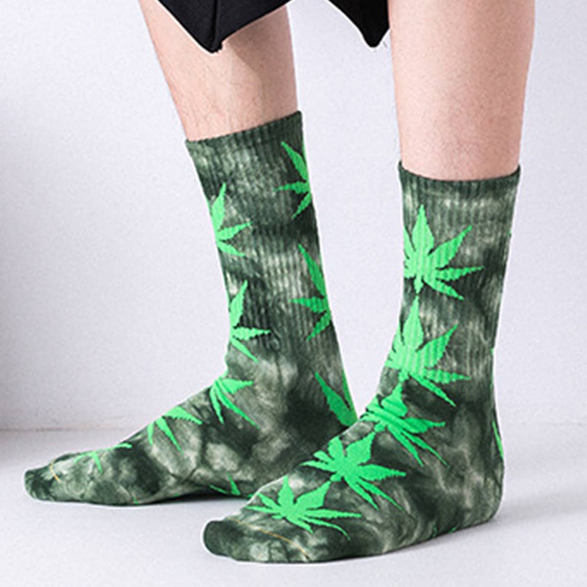 TIE-DYED MAPLE LEAF PATTERN SOCKS