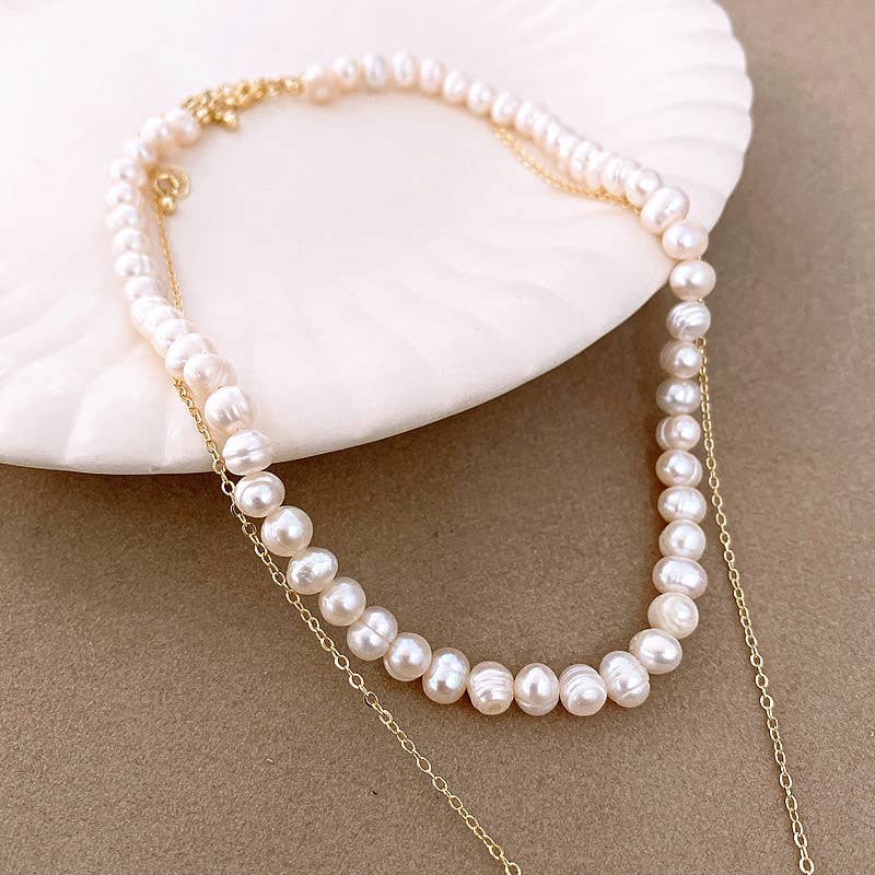 Layered freshwater pearl collarbone chain