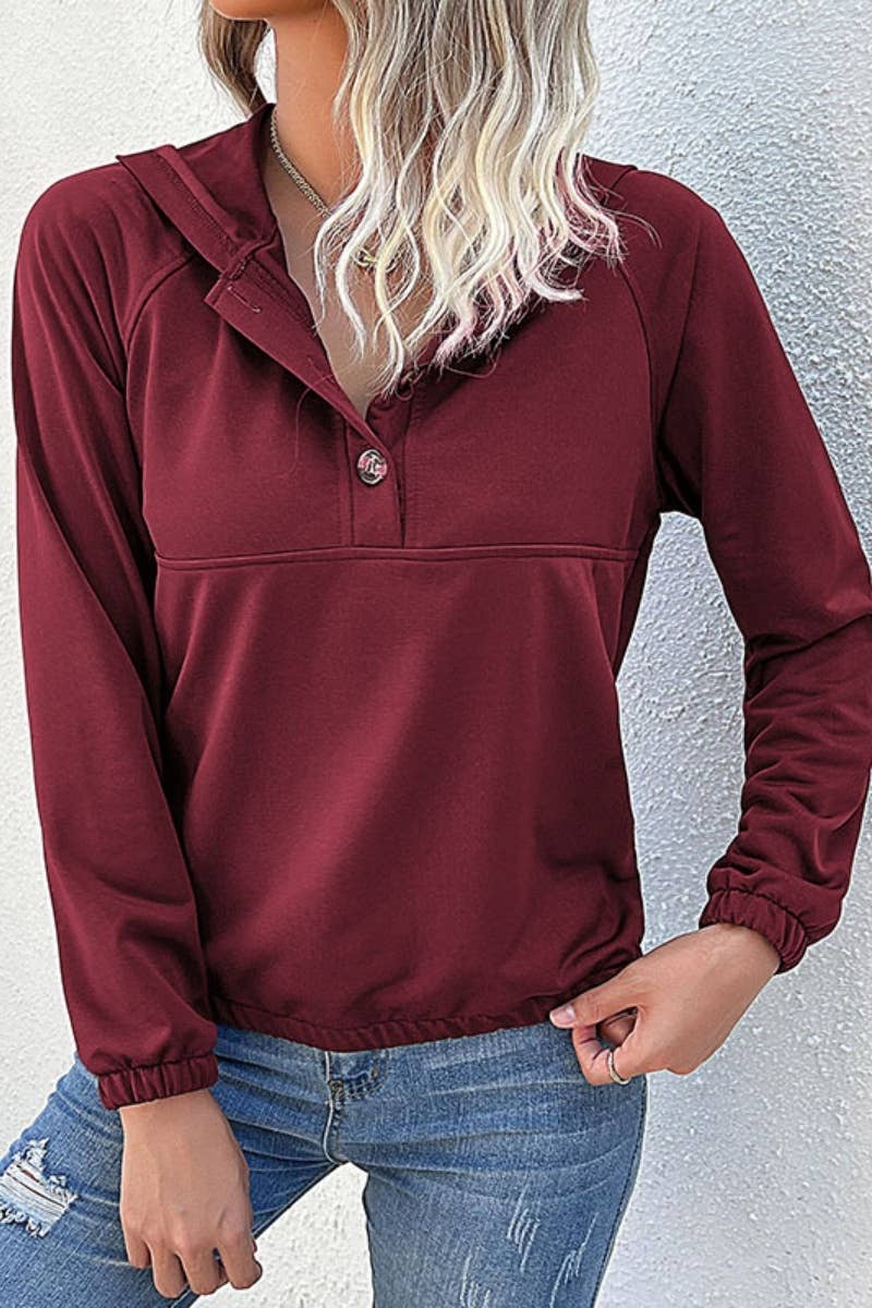 CWOHOL1009_LONG-SLEEVED HOODIE WITH BUTTON POCKETS