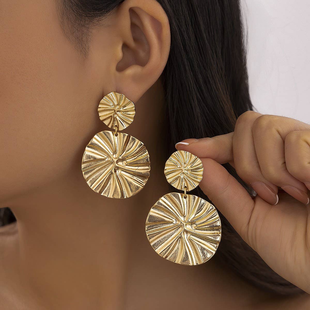 FASHION PERSONALITY COOL STYLE PLEATED EARRINGS_CWMM3197