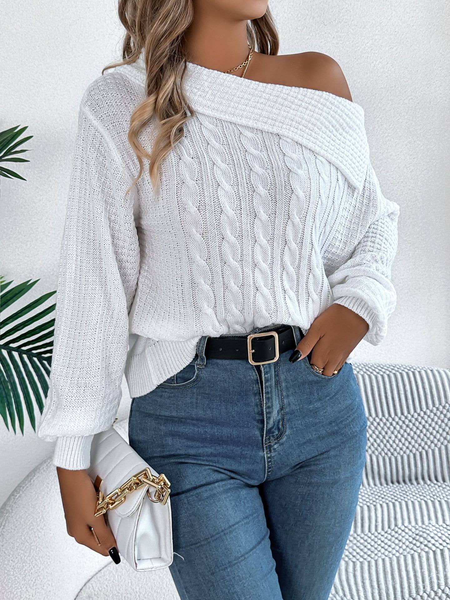 LONG SLEEVE PULLOVER SWEATER WITH STRAPLESS LAPEL