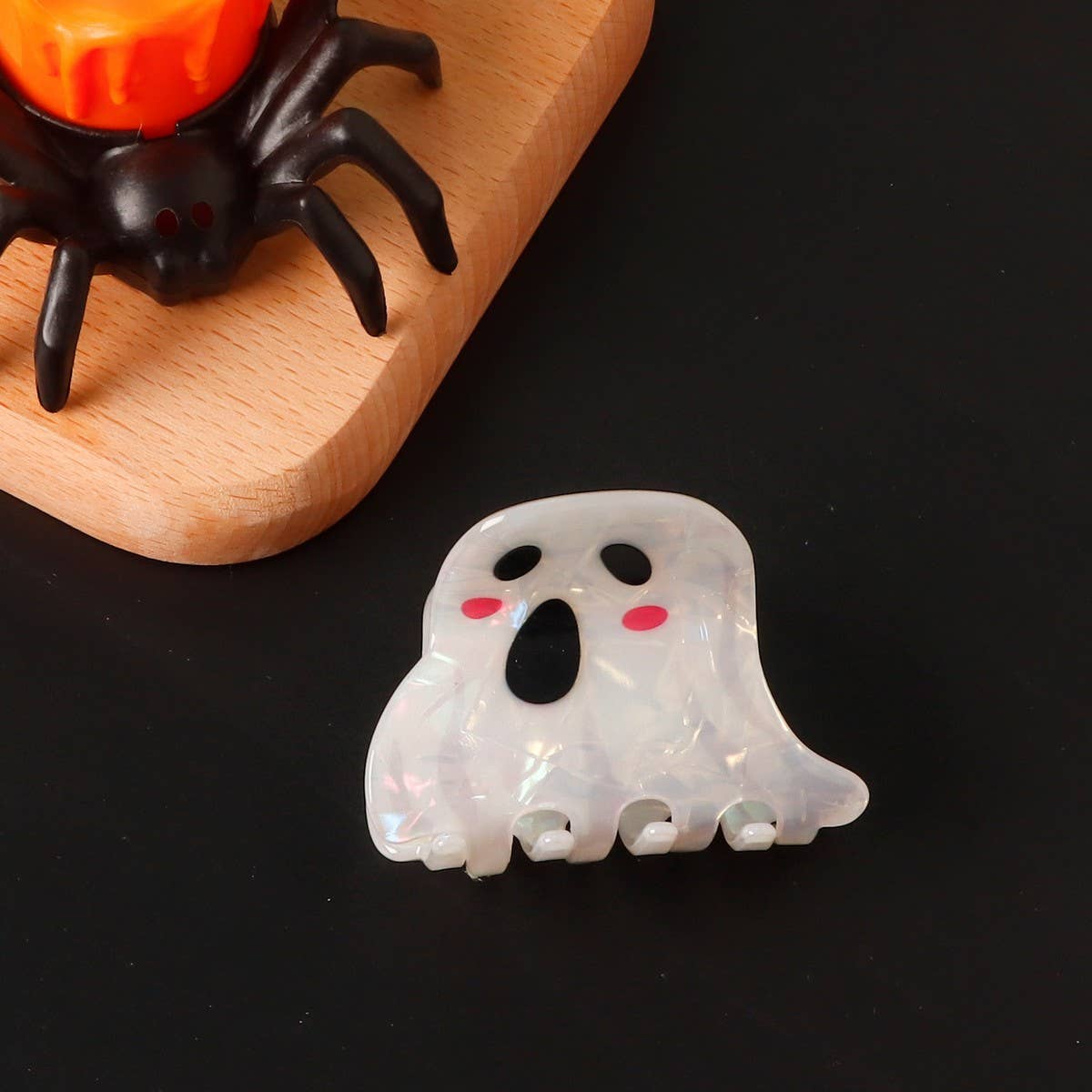 CWAHA1613_HALLOWEEN WHITE GHOST CARTOON EMOJI HAIR CLAW CLIP