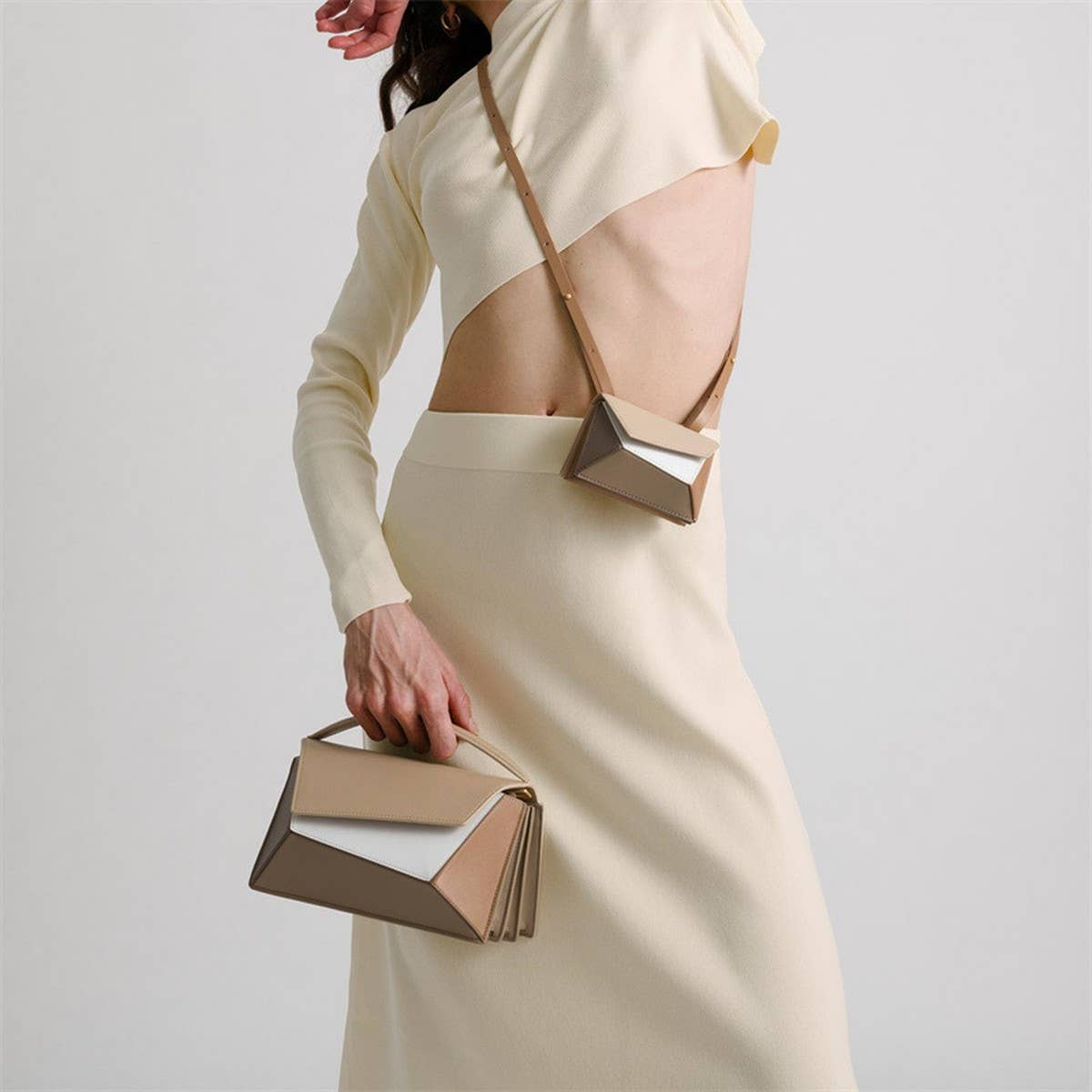 GEOMETRIC CONTRASTING COLOR PATCHWORK HANDL BAG_CWAB1932