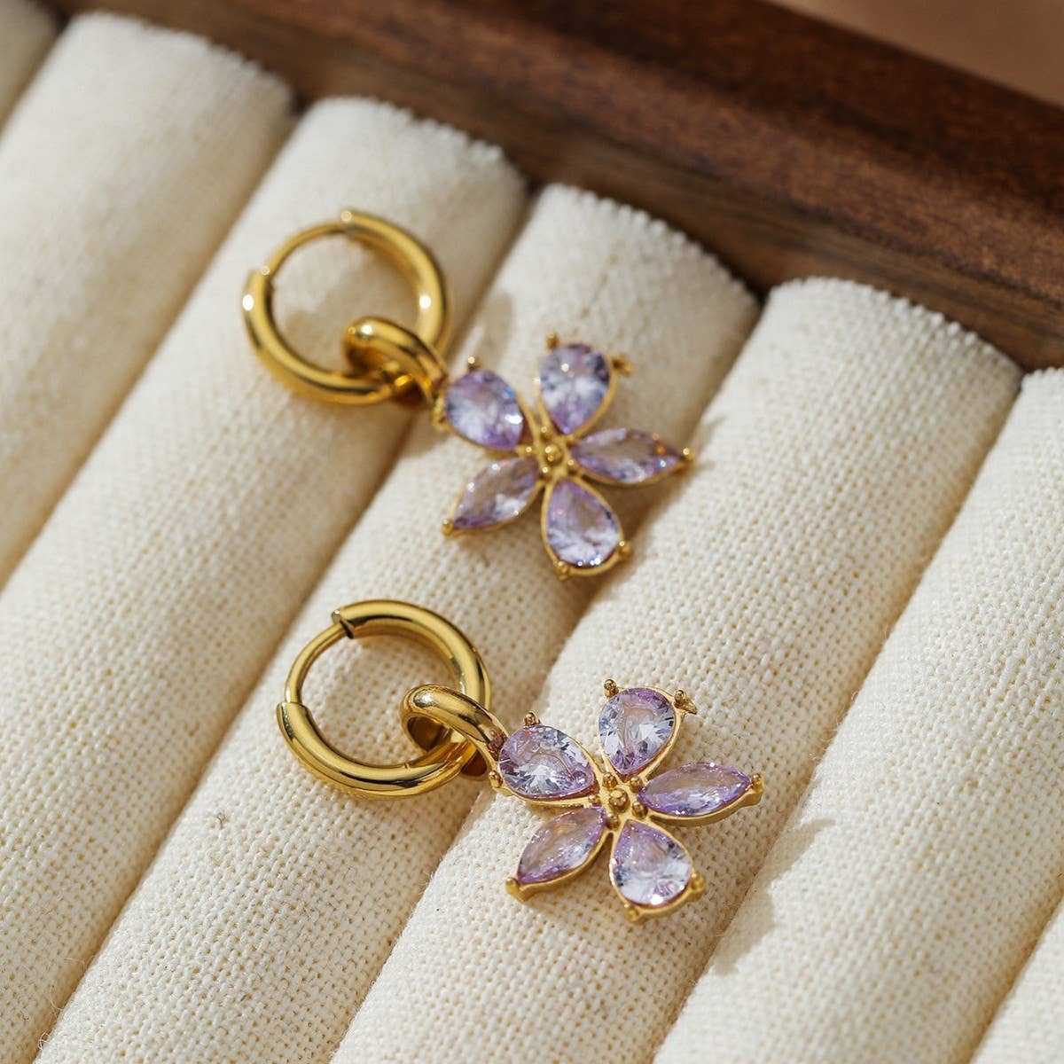 LIGHT LUXURY SIMPLE ZIRCON FLOWER EARRINGS