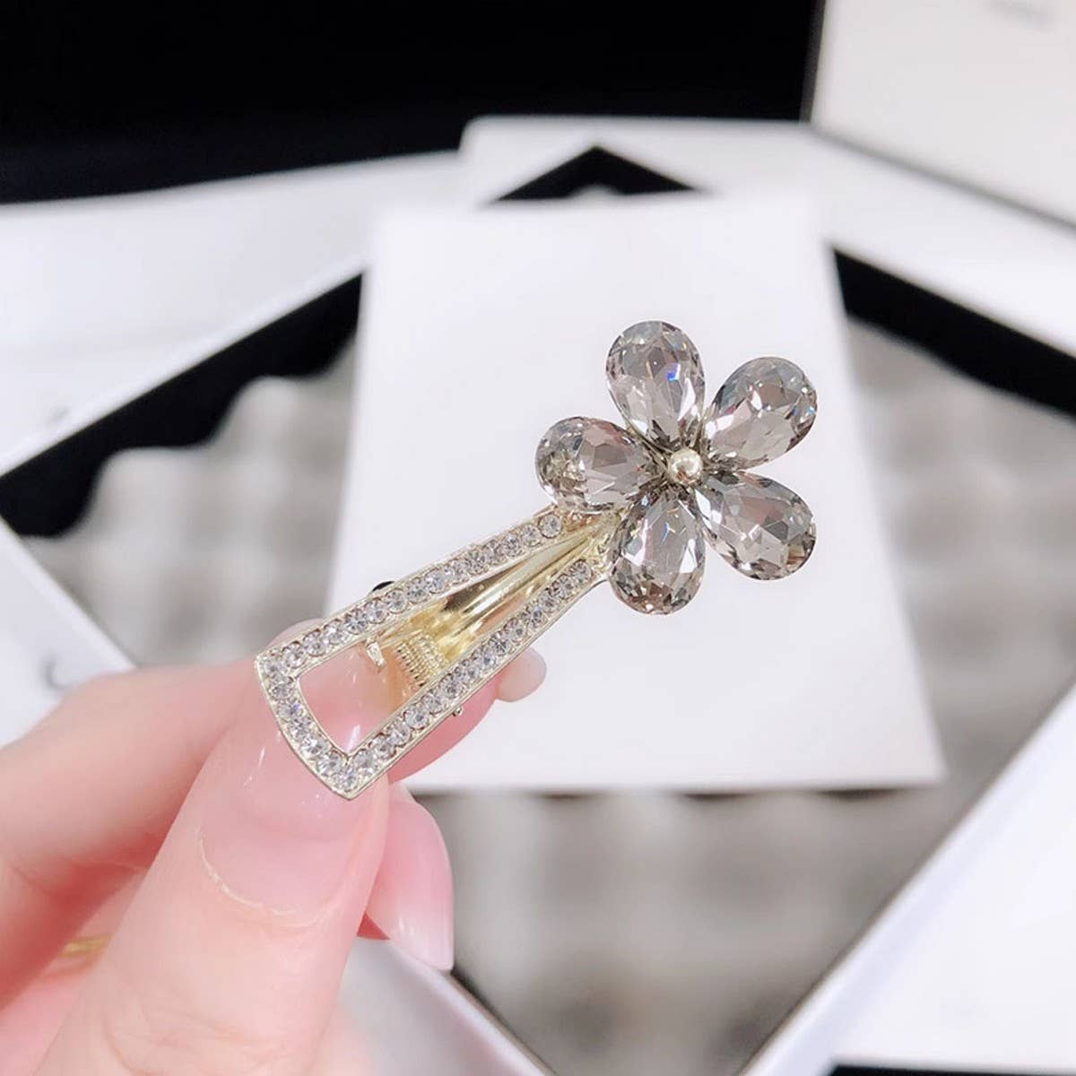 SHINY CRYSTAL FLOWER DIAMOND CLIP DUCKBILL CLIP
