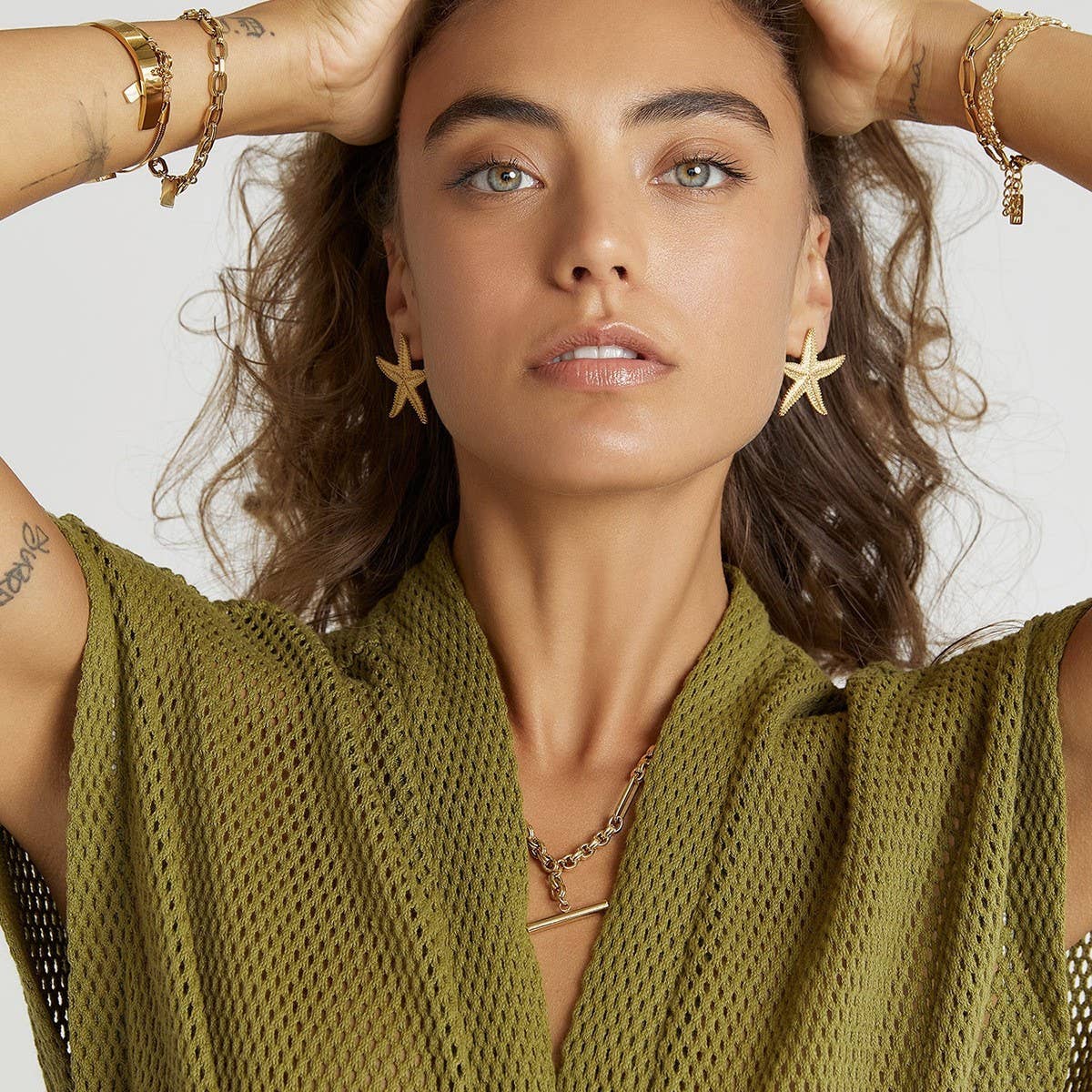 OCEAN SHELL 18K GOLD STAINLESS STEEL EARRINGS_CWMM2360