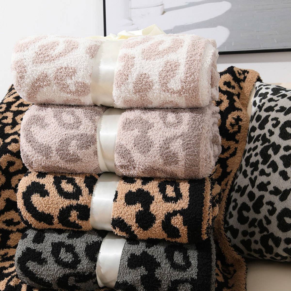 KNITTED LEOPARD PRINT LIGHTWEIGHT SOFA BLANKET