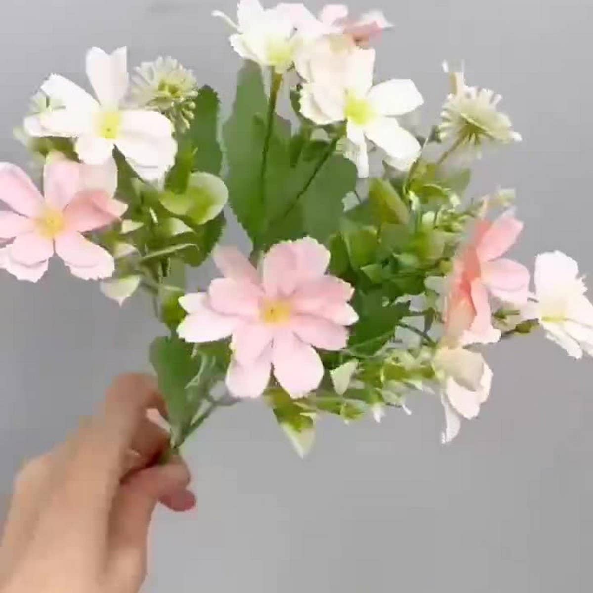 Faux 10-Head Daisy Bouquet for Living Room Decor