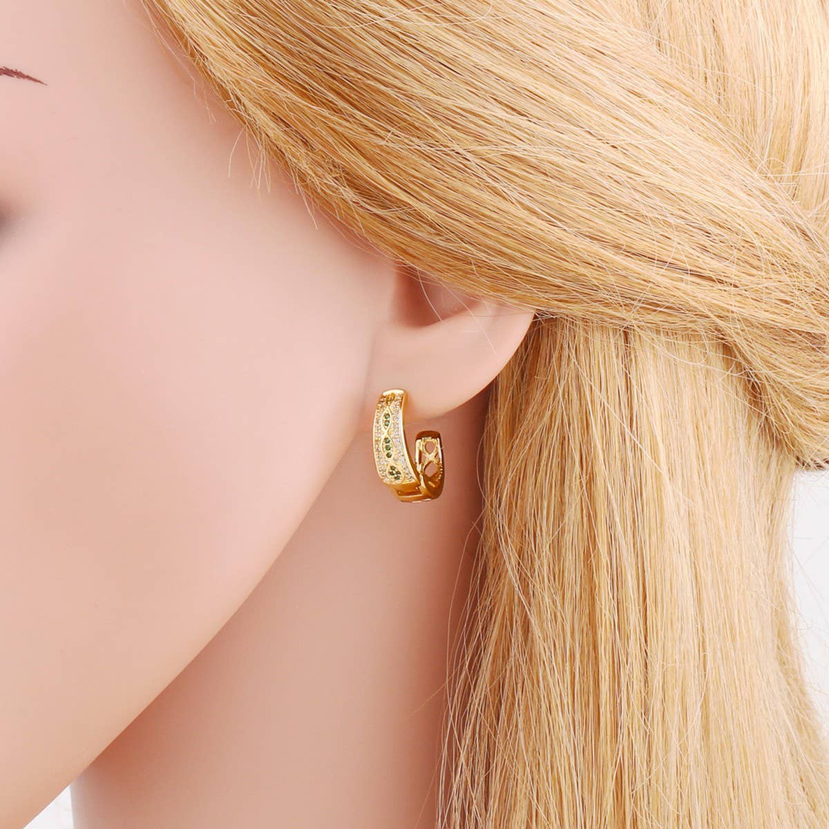 FASHIONABLE AND MINIMALIST GOLD-PLATED EARRINGS_CWAJE1024
