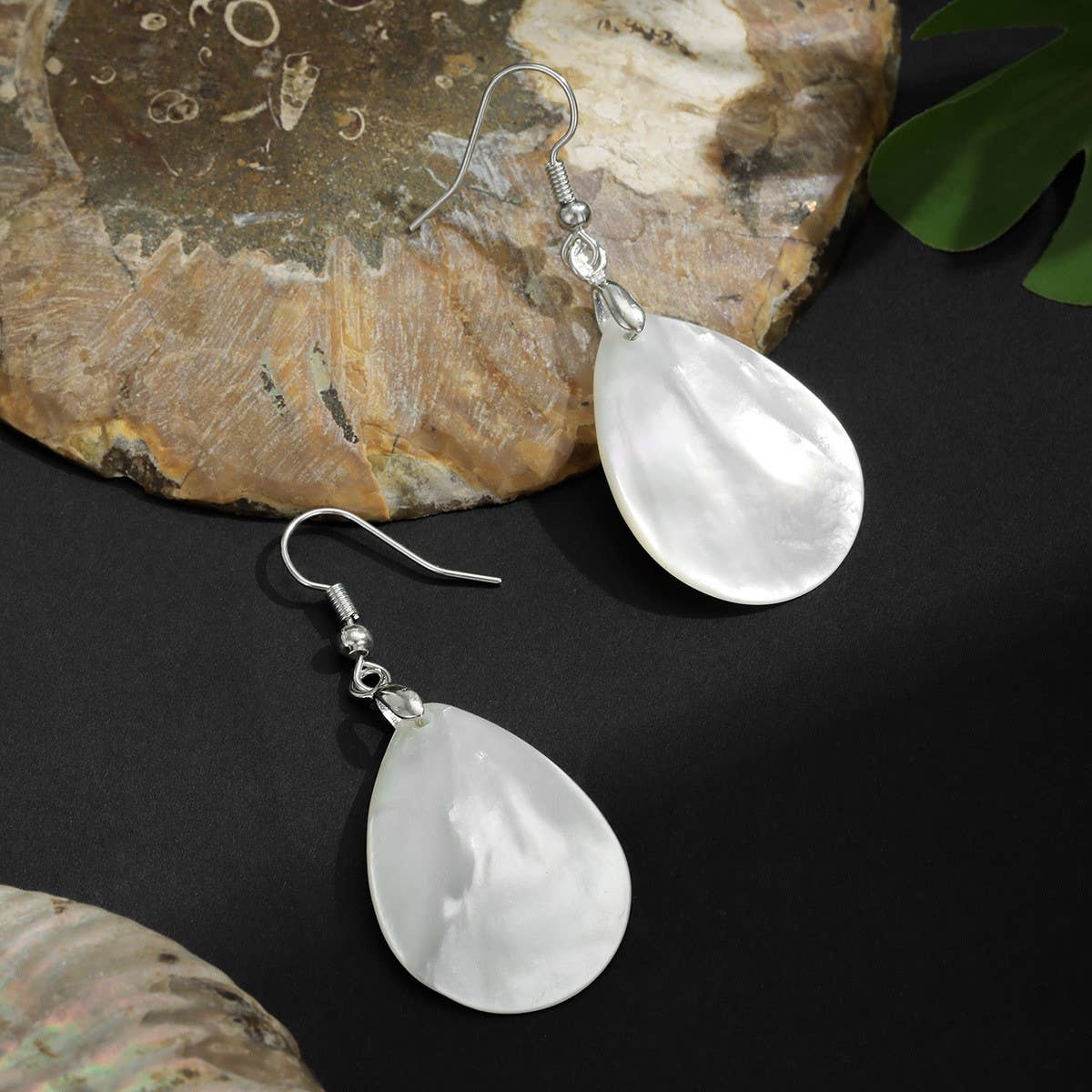 FASHION NATURAL SHELL SERIES WATER DROP EARRINGS_CWMM4264