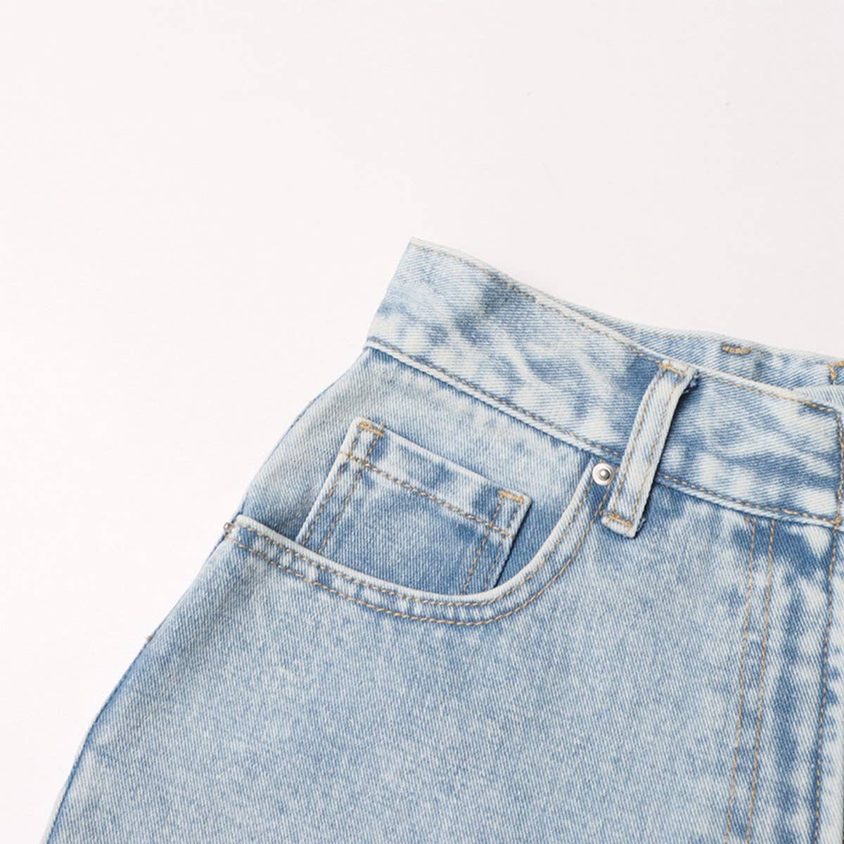 WOMENS LIGHT COLORED CASUAL JEANS