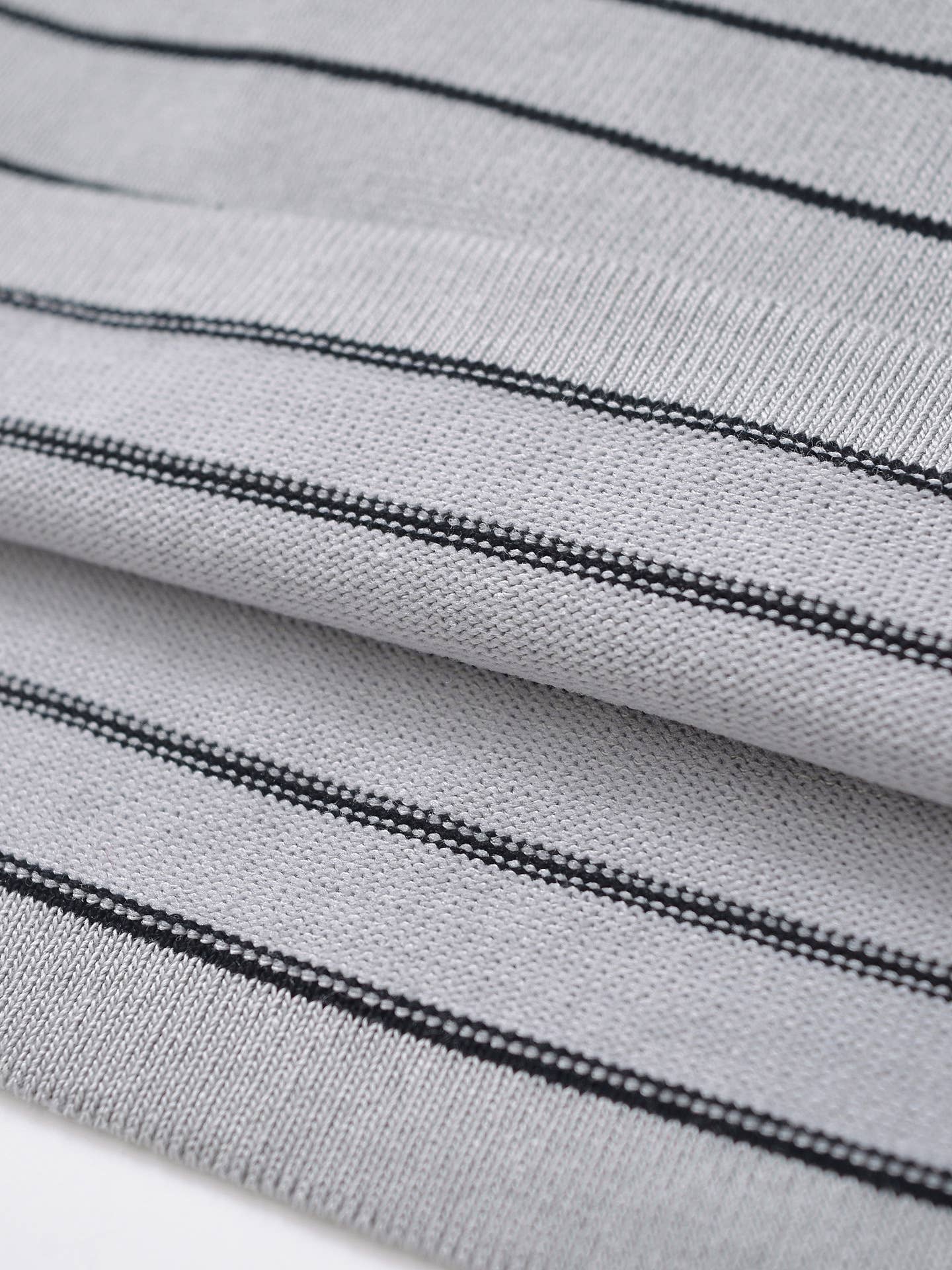 SLIM LONG-SLEEVED STRIPED STRETCH SWEATER