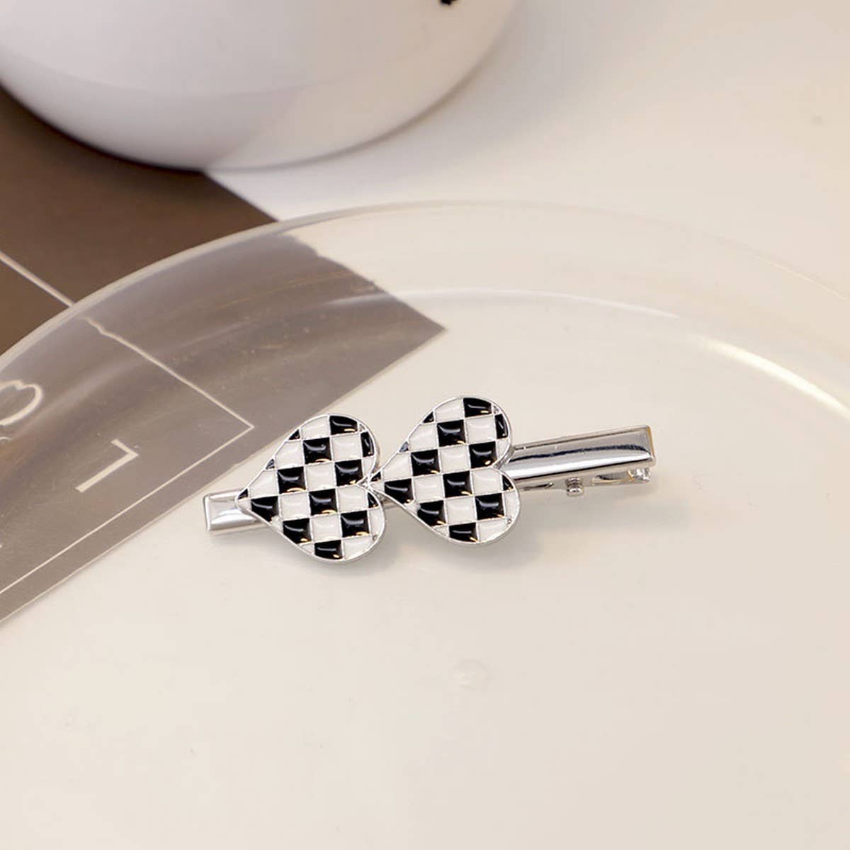 BLACK GLAZE FLOWER HEART CHECKERBOARD HAIRPIN_CWAHA4737