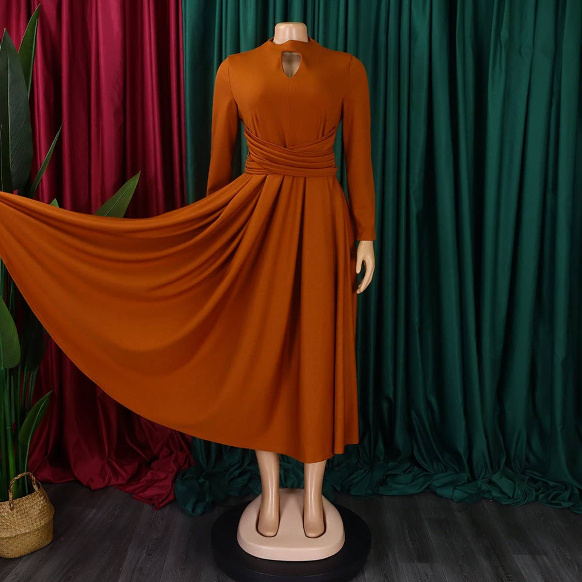 FASHIONABLE PLEATED PLUS SIZE SWING SKIRT DRESS