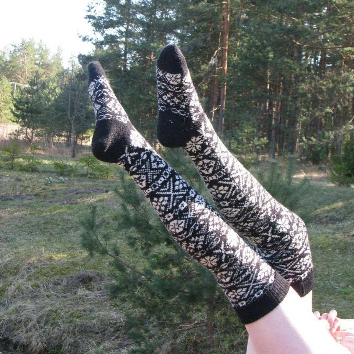 WOMEN'S CHRISTMAS SNOWFLAKE KNEE-HIGH SOCKS