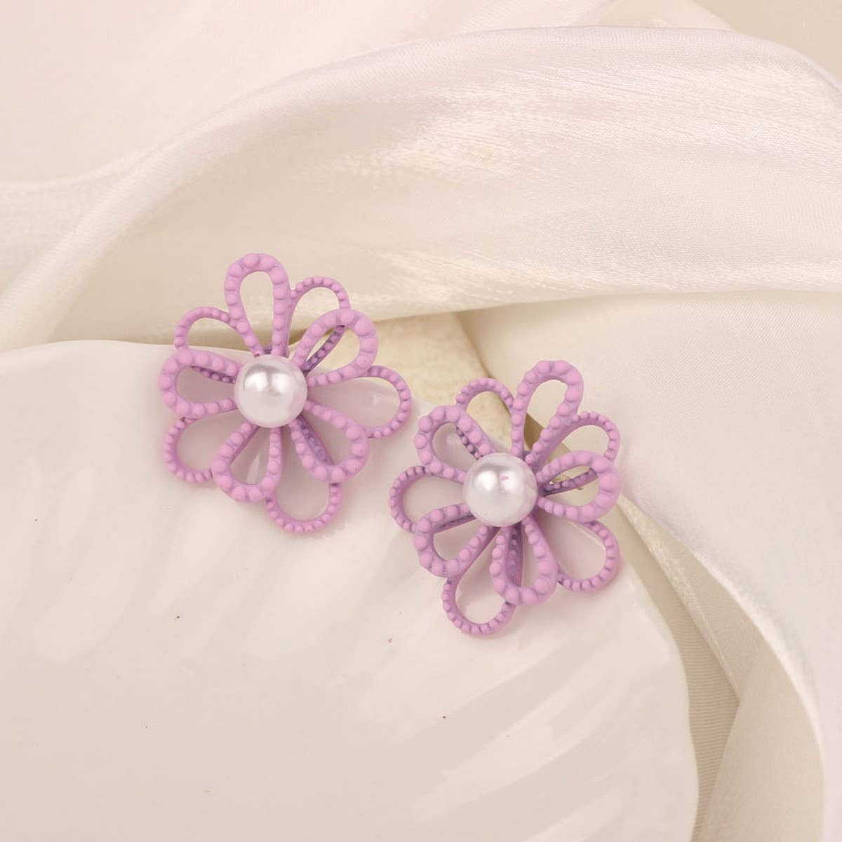 NEW SIMPLE HOLLOW FLOWER ENAMEL EARRINGS