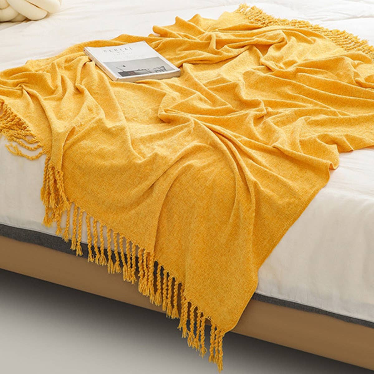 FRINGED SOFT AND WARM KNITTED BLANKET