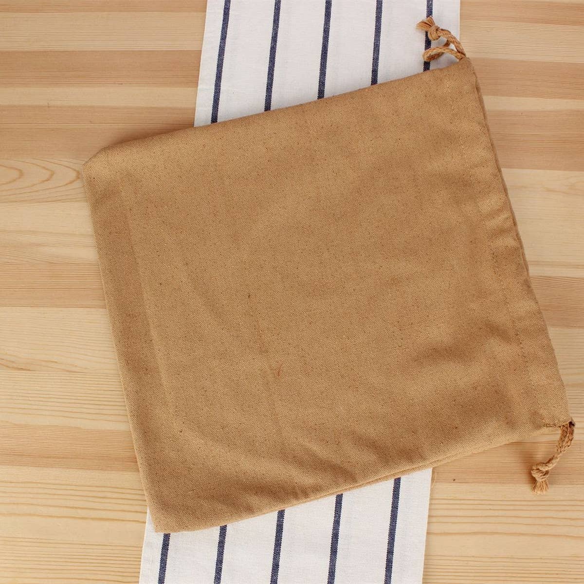 EXQUISITE HOLLOW HAND-WOVEN TRIANGLE BAG_CWAB2030