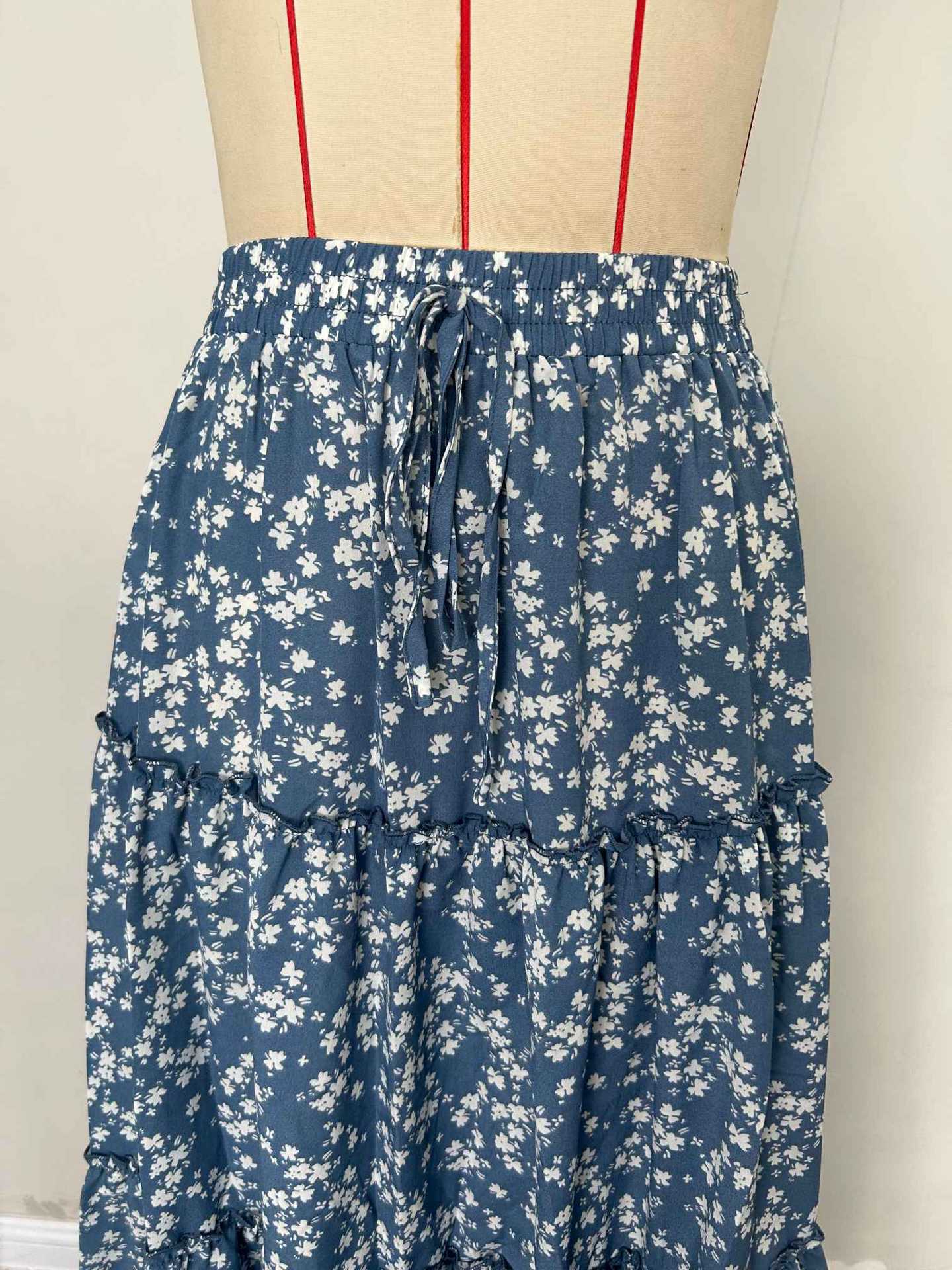 Small floral belt three-layer splicing long skirt