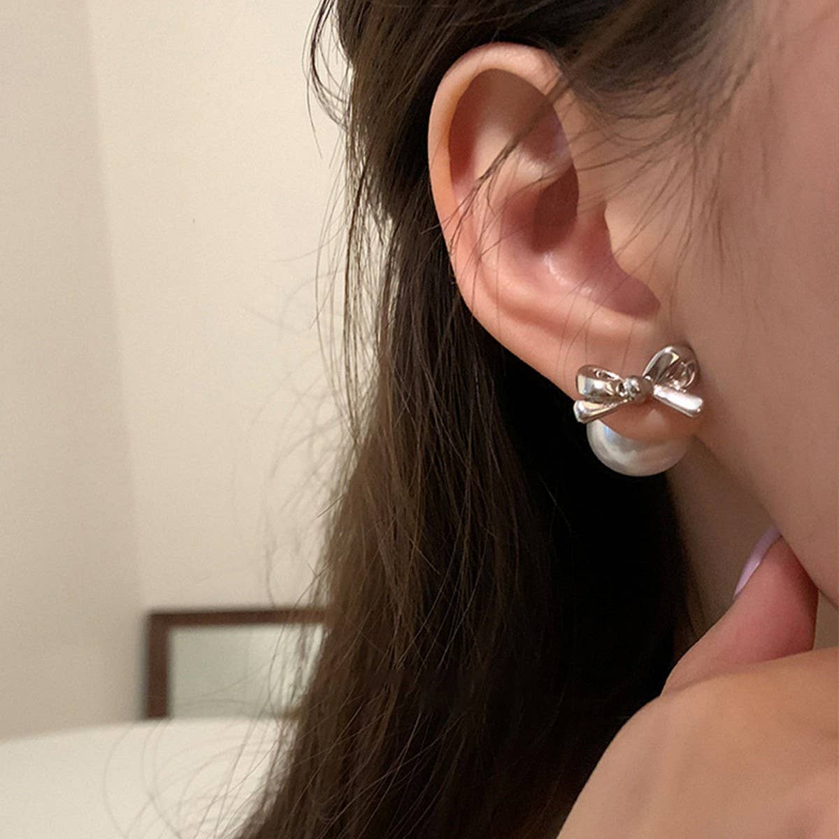 TEMPERAMENTAL AND HIGH-END BOW PEARL EARRINGS