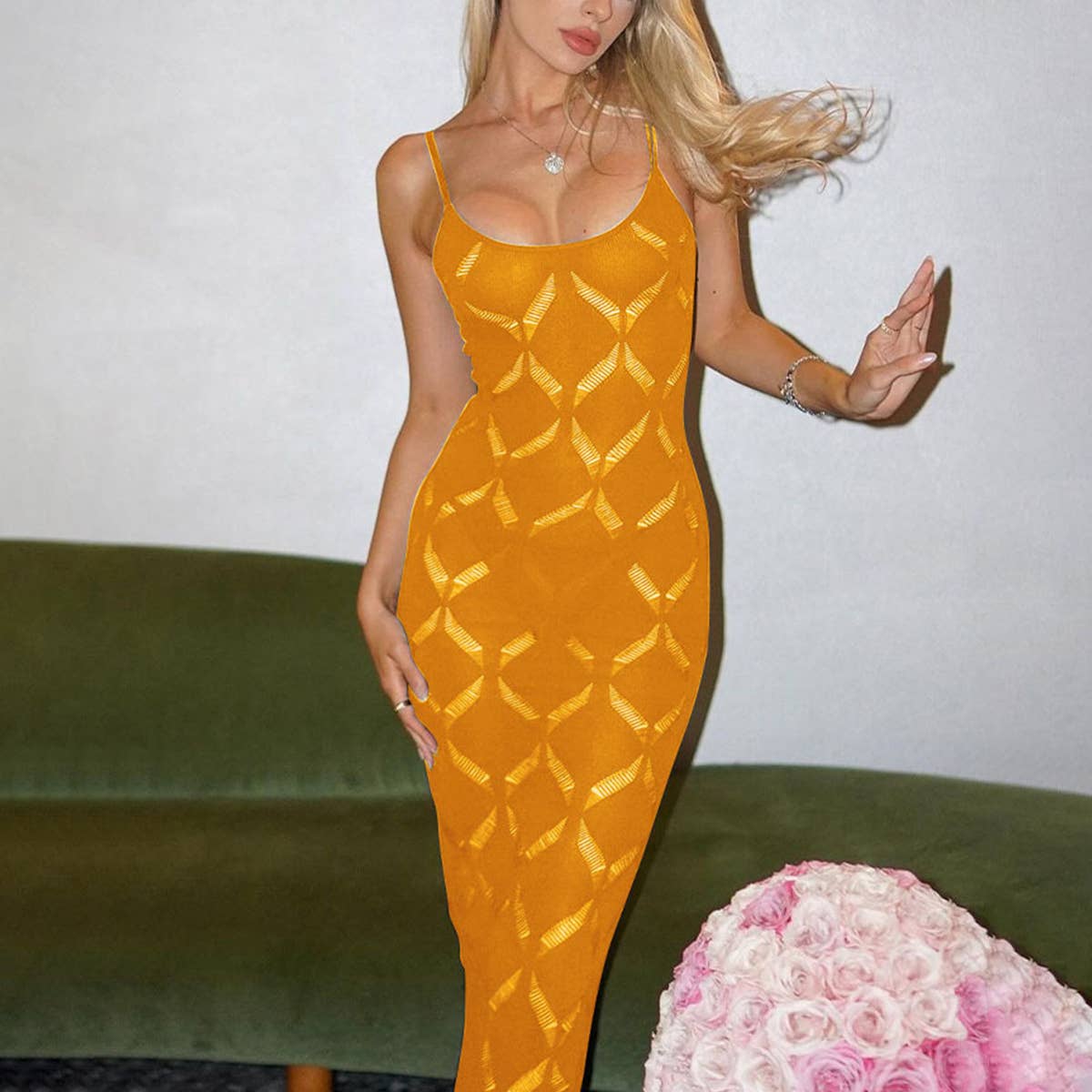 Wind diamond hollow wool dress