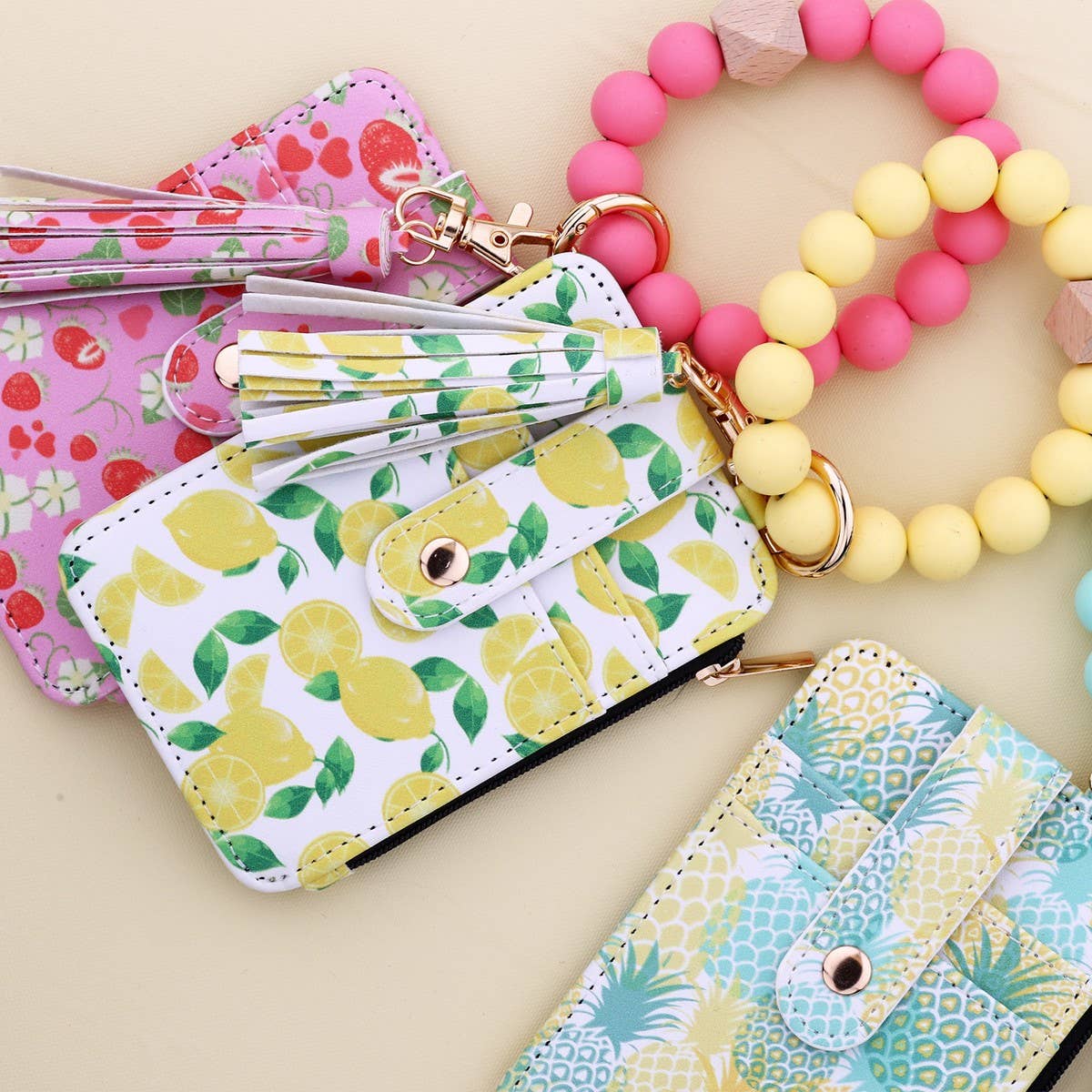 Printed Card Wallet with Beaded Bracelet Keychain_CWAB4945