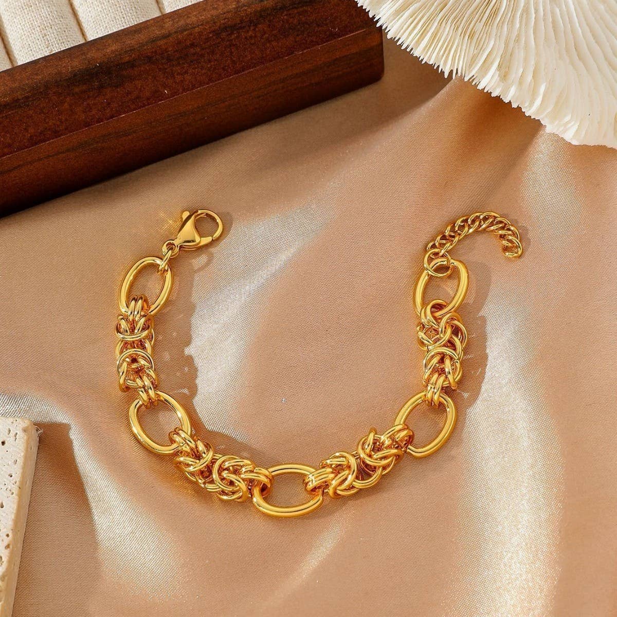 VERSATILE 18K GOLD TITANIUM STEEL BRACELET