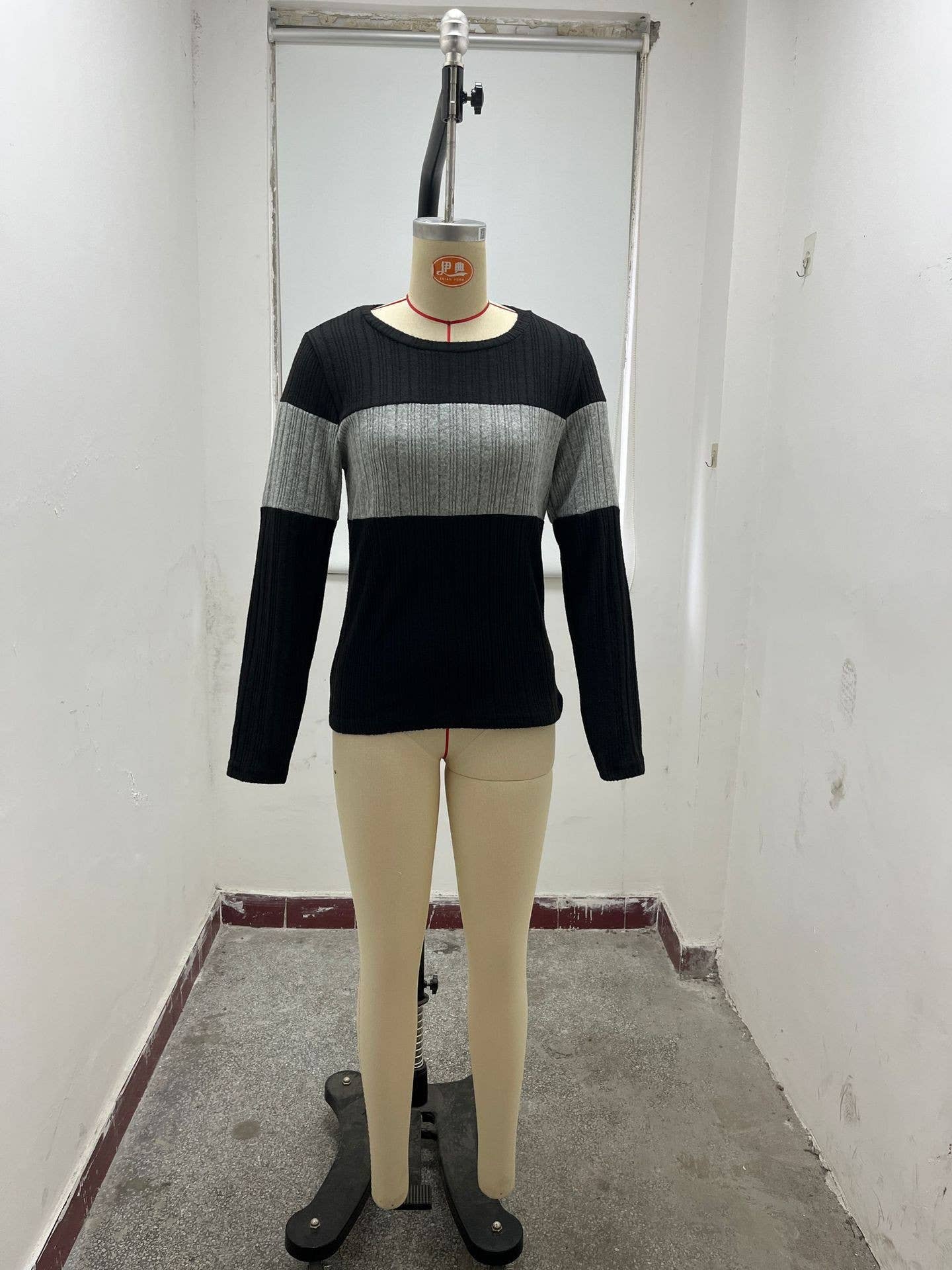 SPLICED CREW NECK LONG SLEEVE TOP T-SHIRT