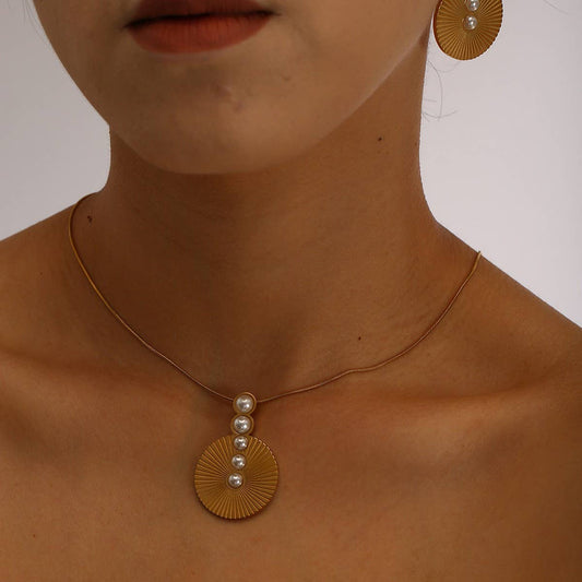 18K Plated Steel Necklace & Earrings with Pearls_CWMM8845