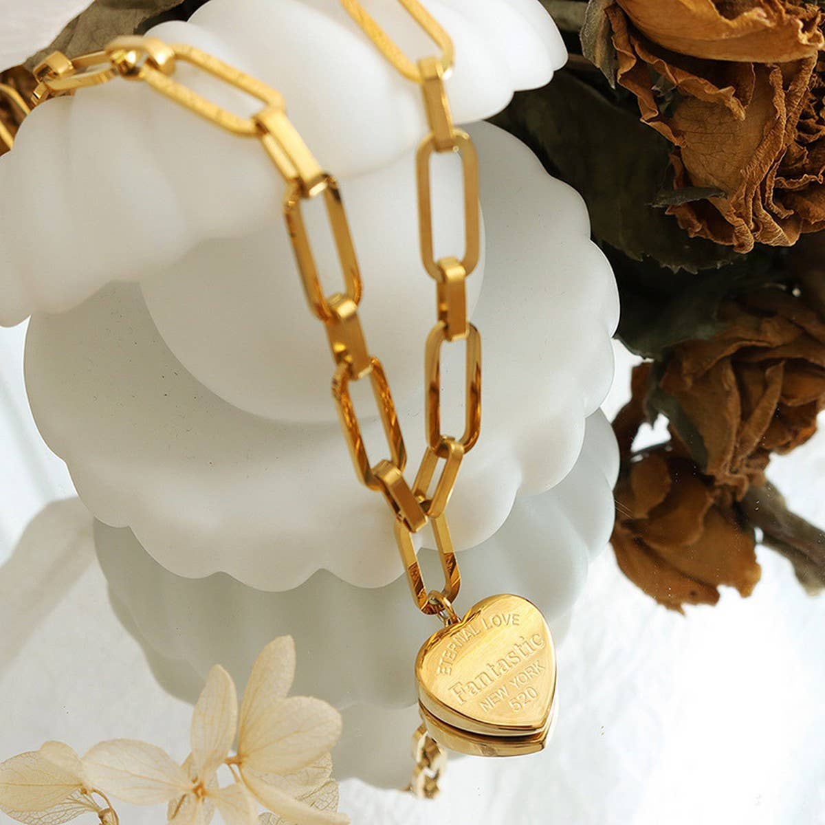 VALENTINE'S DAY HEART-SHAPED GOLD-PLATED NECKLACE