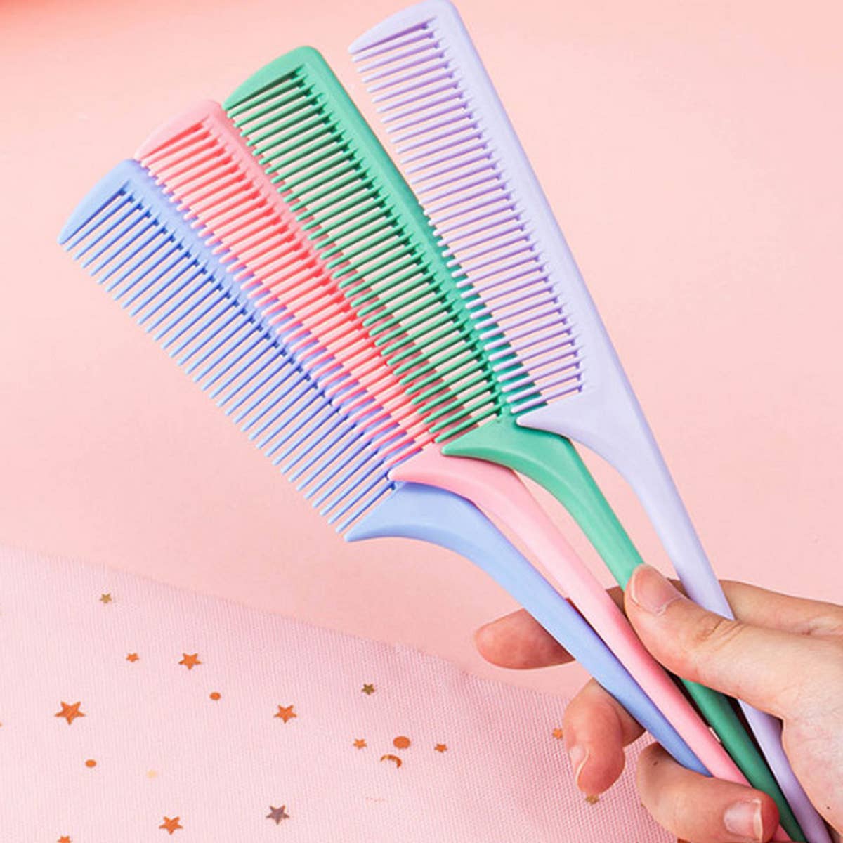 TAIL COMB THAT IS NOT EASY TO BREAK