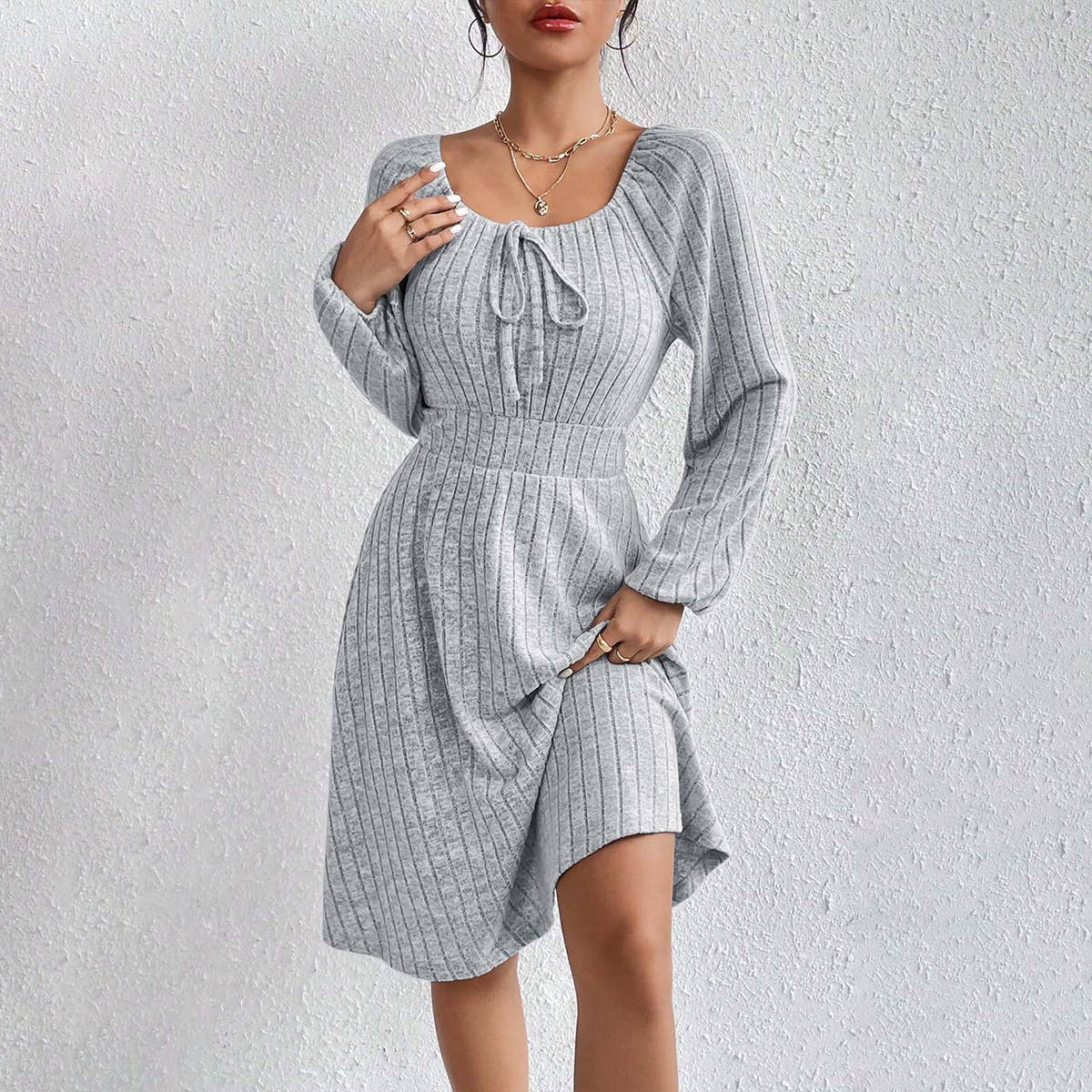 LONG SLEEVE DRESS WITH SQUARE COLLAR AND WAIST