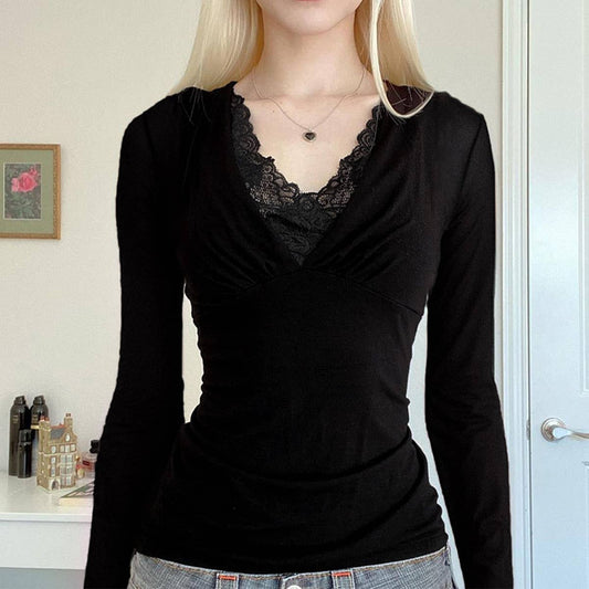 V-NECK LACE PATCHWORK SLIM-FIT T-SHIRT