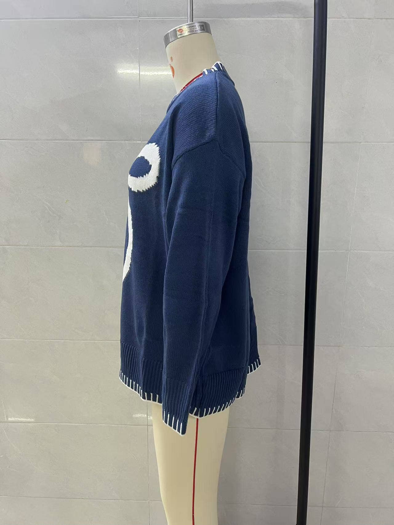 Laid-back style knitted bow jacquard sweater