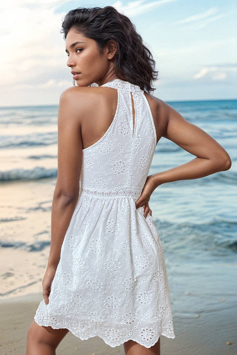 WHITE DRESS WITH SLEEVELESS HALTER