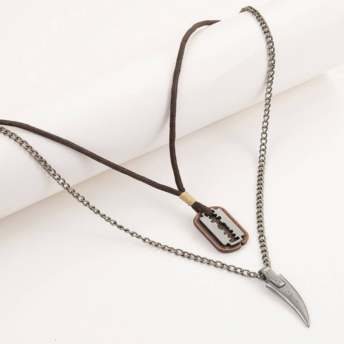 DESIGN DOUBLE LAYER VINTAGE WAX WIRE NECKLACE